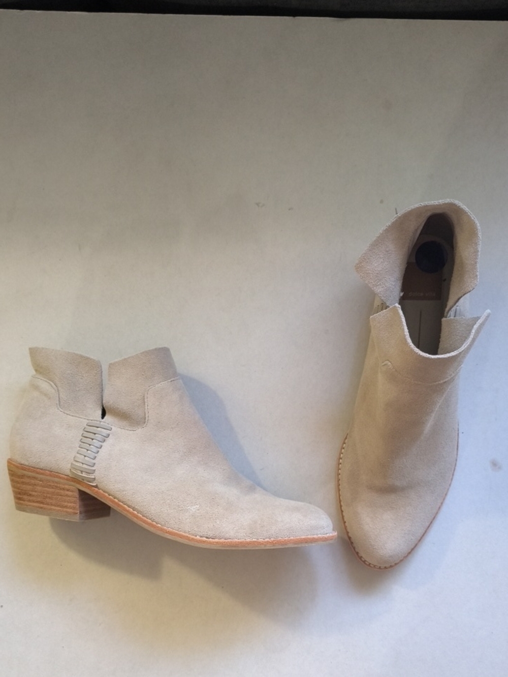 Dolce Vita Taupe Suede Chelsea Ankle Booties Almond Toe Cut-Out Comfort 8.5